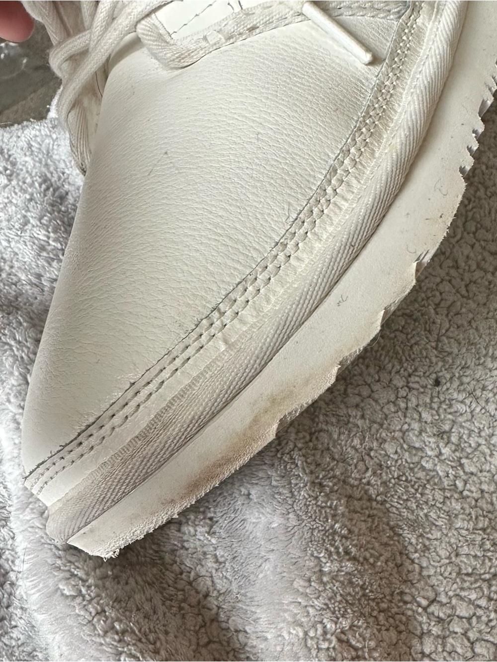 UGG Kids Off-White Lace-Up Shearling Boots - Picture 7 of 9